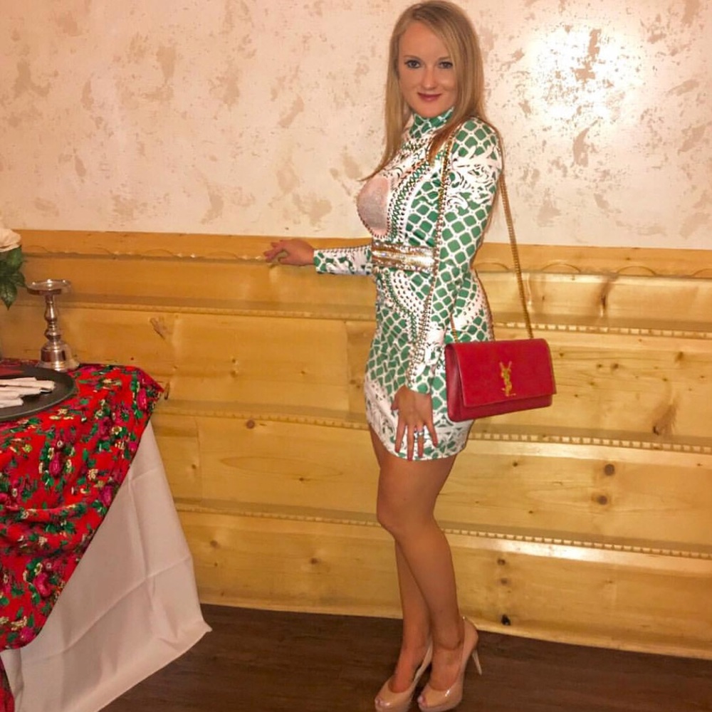 Beautiful Green/White Dress 👗